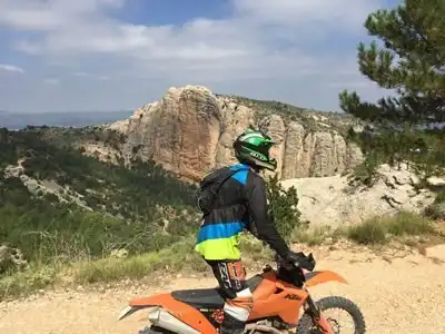 Aventuras off‑road en motos de enduro
