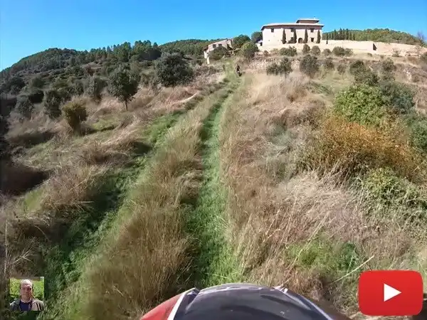 Fuera de las rutas habituales con TrailbikeTours — aventura offroad